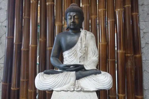 k003-buddha-statue-meditation