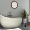 Freistehende Badewanne aus hochwertigem weißem Terrazzo, perfekt für moderne Raumgestaltung