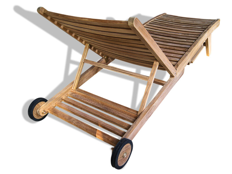 sonnenliege aus hochwertigem massivem teakholz - stilvolle eleganz für maximalen komfort.